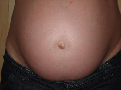 těhotenství bříško - detail 1